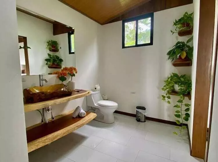 Majatalo Delux Manvama Monteverde