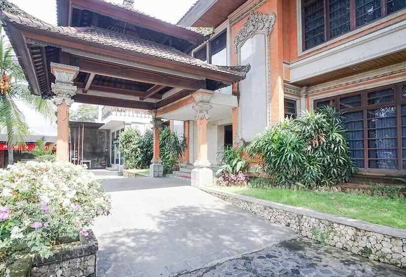 Hotel Akarsa Transit