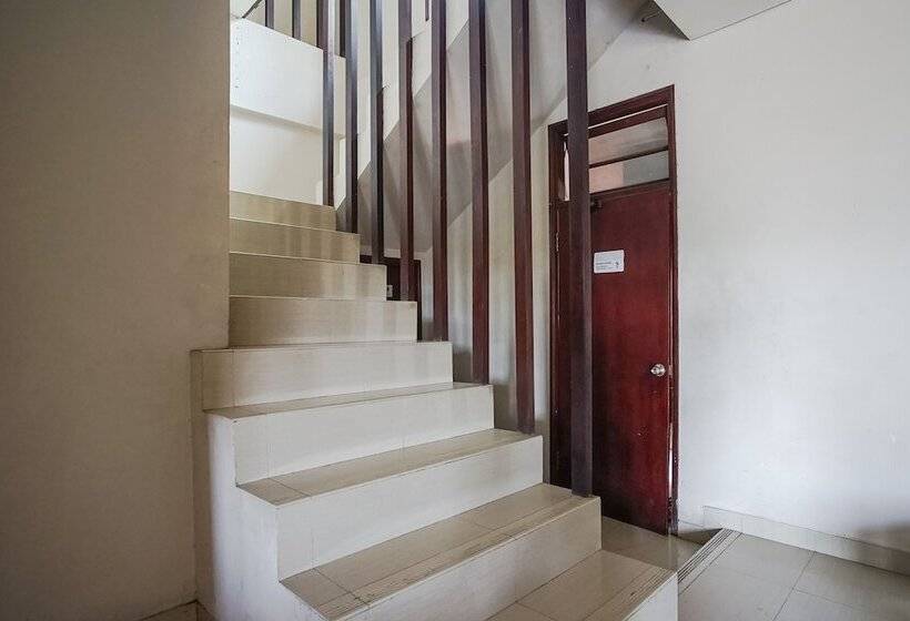 Hotel Akarsa Transit