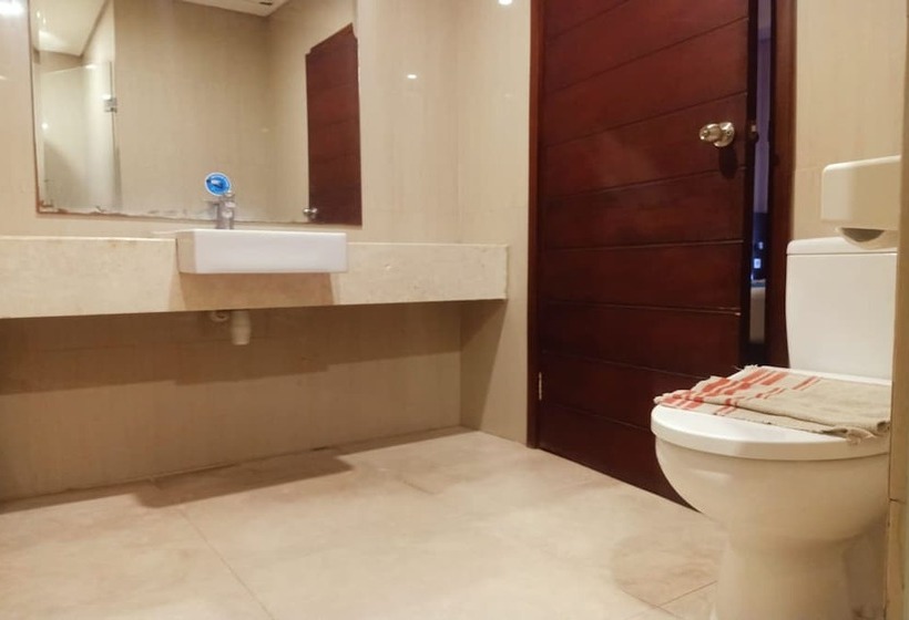 Hotel Akarsa Transit