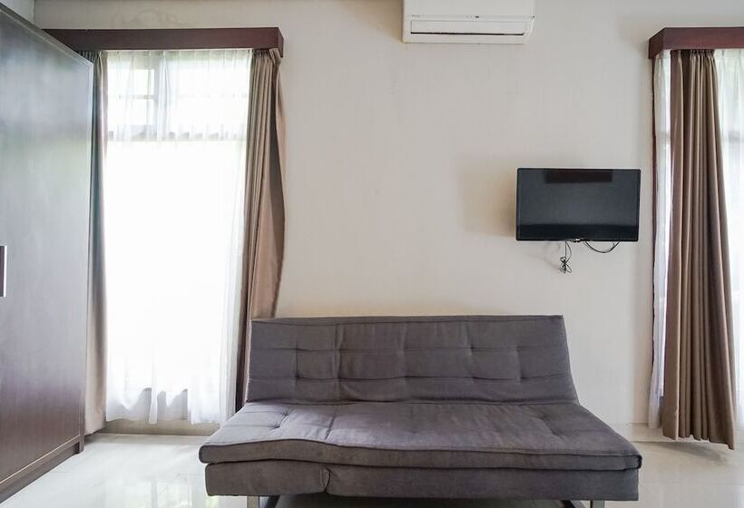 Hotel Akarsa Transit