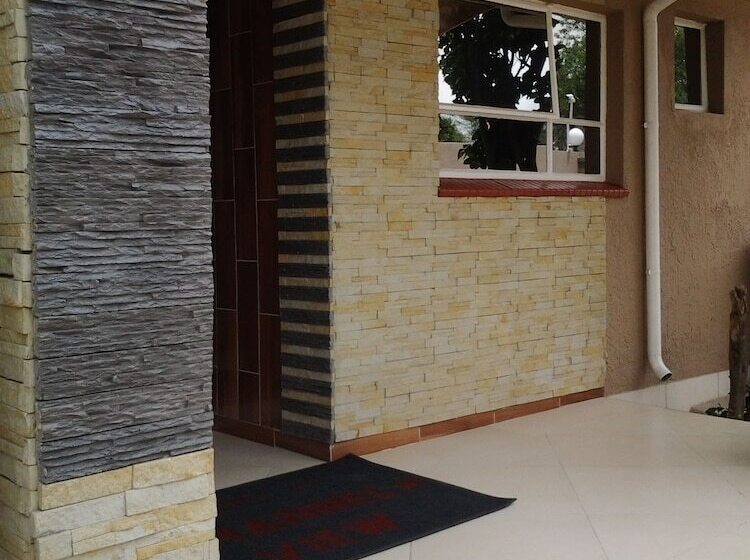 酒店 Channel View Lodge