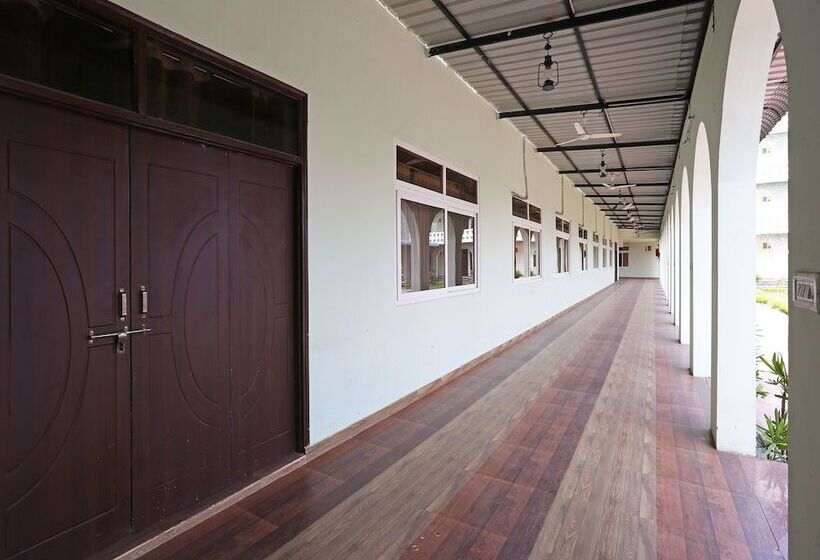 Oyo 10104 Radhika Resort