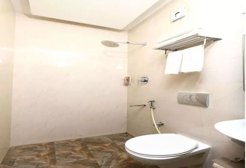 Oyo 10276 Hotel The Pearl