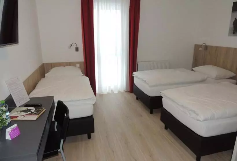 Aamiaismajoitus (B&B) Avia Motel Bisamberg