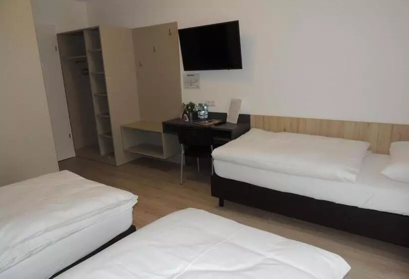 Aamiaismajoitus (B&B) Avia Motel Bisamberg