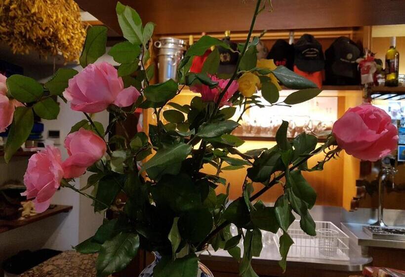 تختخواب و صبحانه I Personaggi