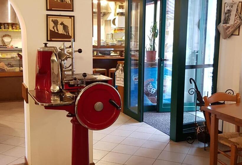 تختخواب و صبحانه I Personaggi