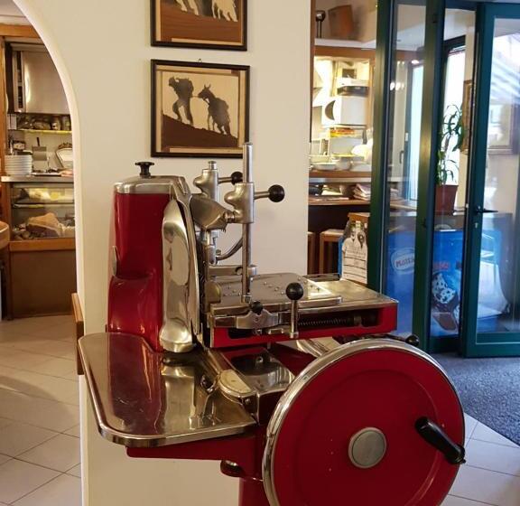 تختخواب و صبحانه I Personaggi