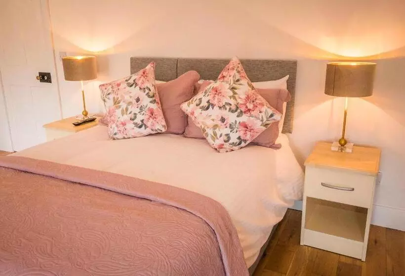 Aamiaismajoitus (B&B) Nevins Newfield Inn Ltd