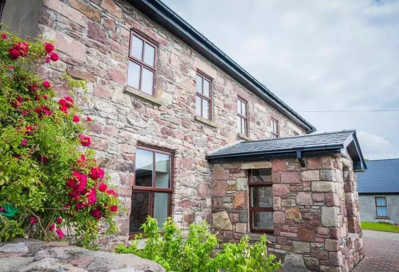 Aamiaismajoitus (B&B) Nevins Newfield Inn Ltd