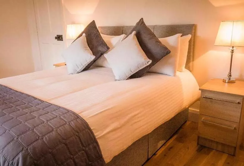 Aamiaismajoitus (B&B) Nevins Newfield Inn Ltd