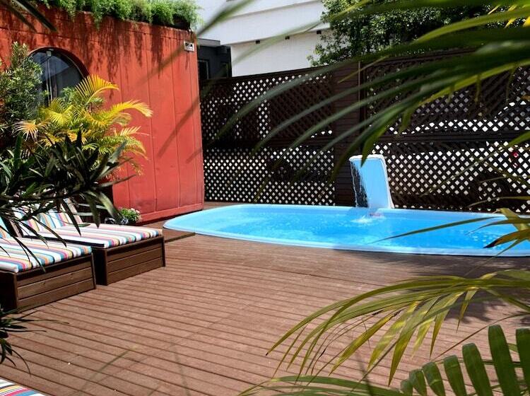 Bonabrigo Hostel & Suites