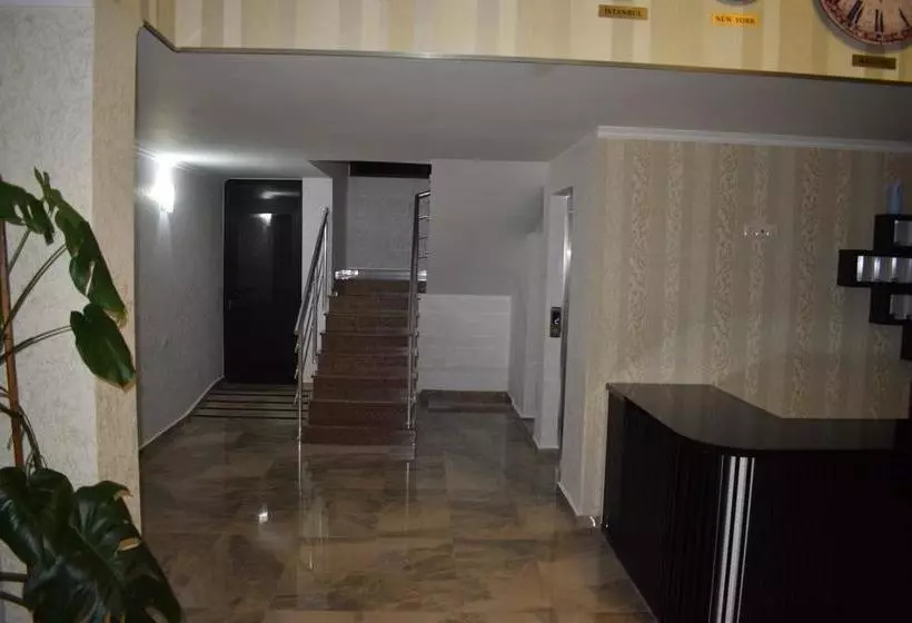 هتل Batomi