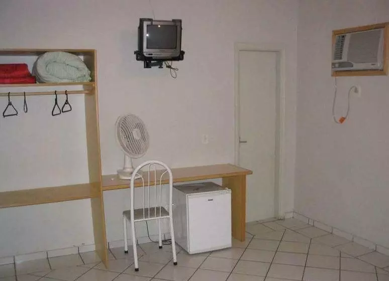 ホテル Topazio Ltda