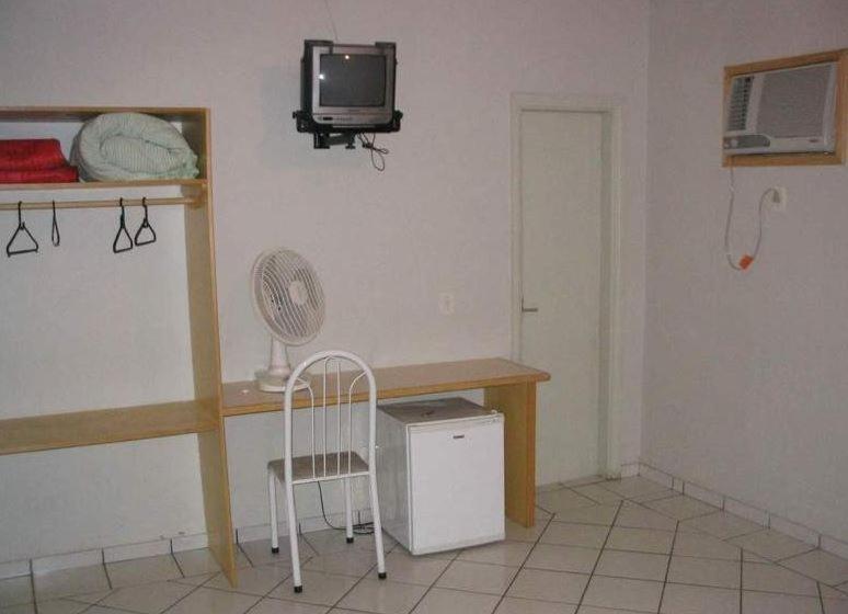 فندق Topazio Ltda