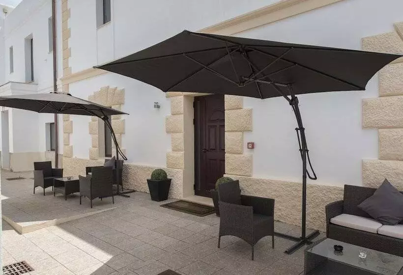 ホテル Villa Santadi