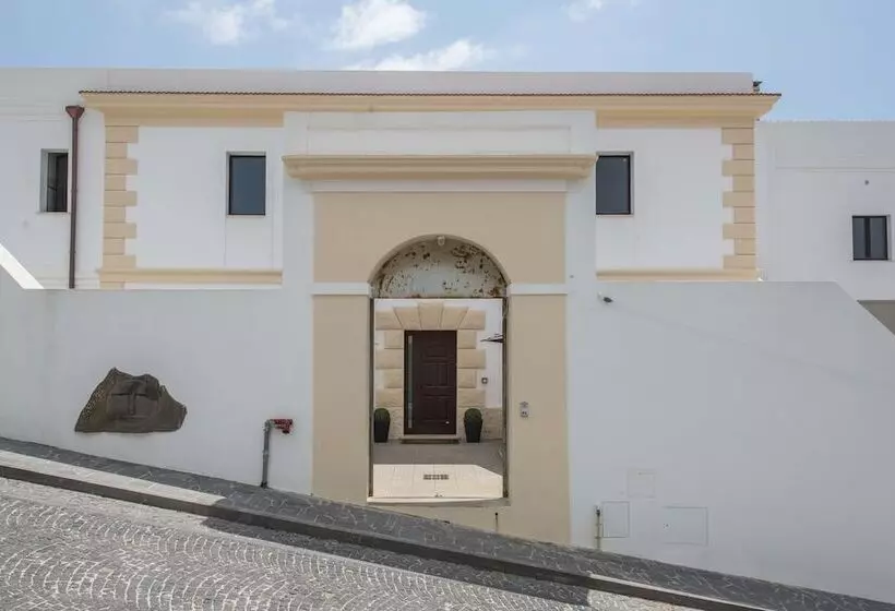 ホテル Villa Santadi