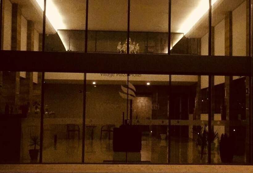 هتل Village Plaza