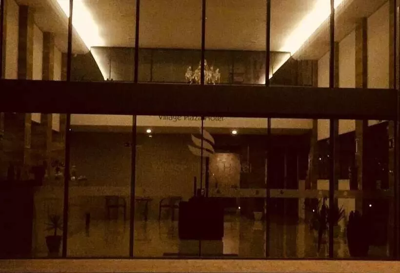 Hotelli Village Plaza