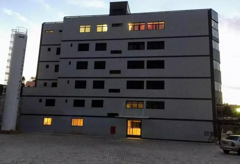 Hotelli Village Plaza