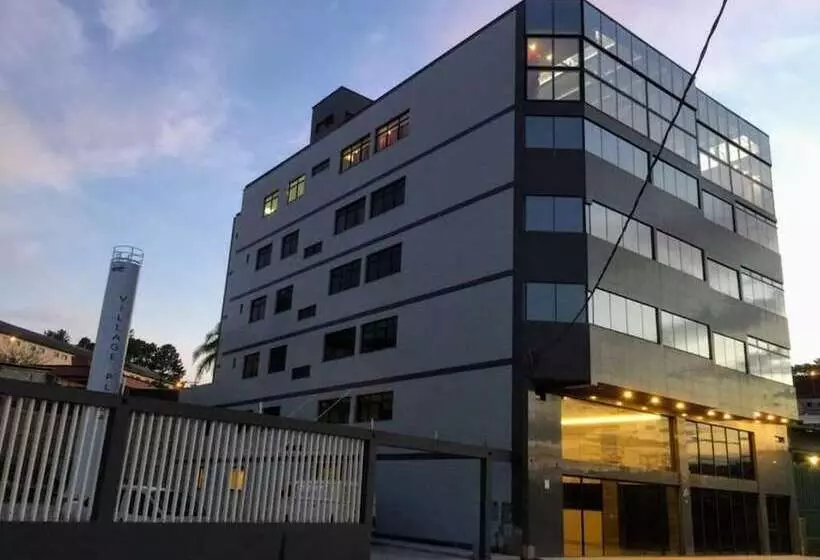 Hotelli Village Plaza