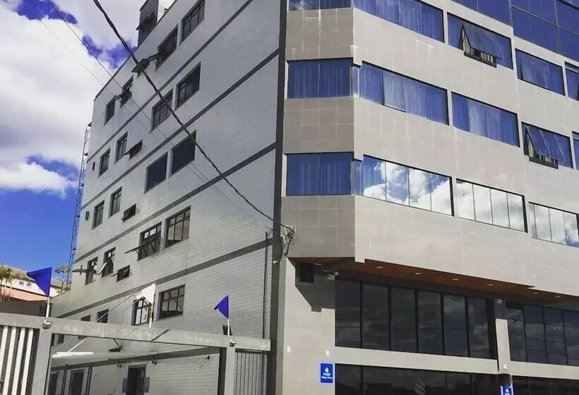 Hotelli Village Plaza