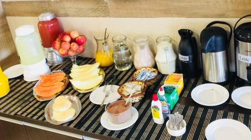 هتل Village Plaza