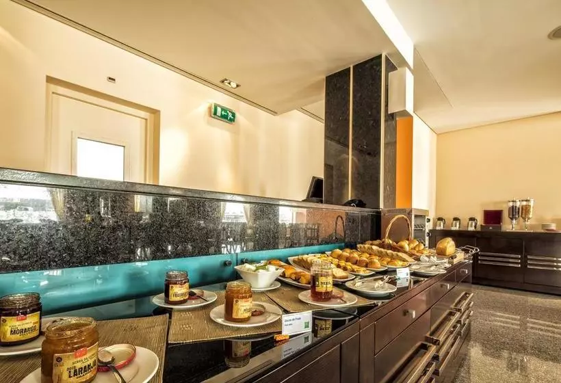 Iu Hotel Namibe