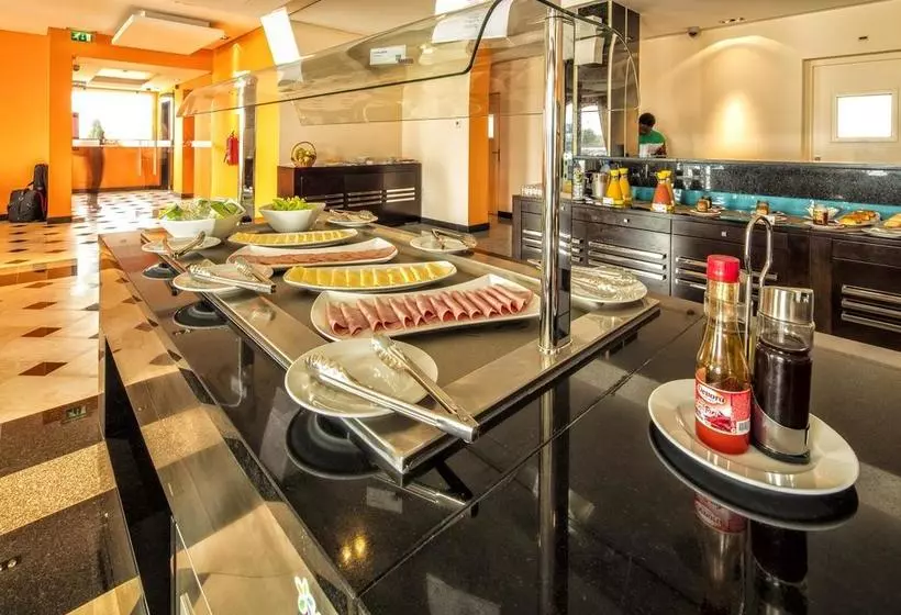 Iu Hotel Namibe