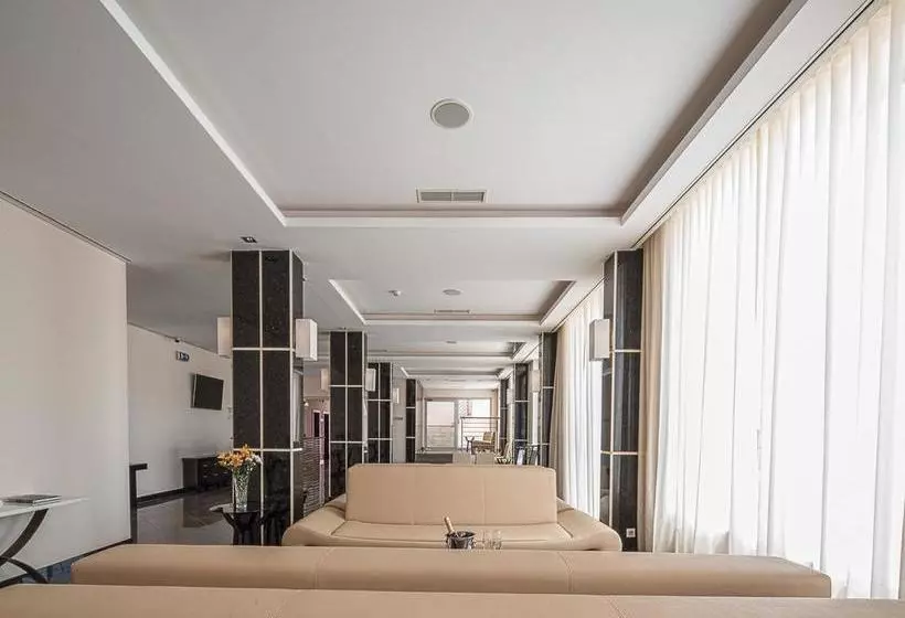 Iu Hotel Namibe