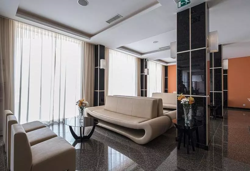 Iu Hotel Namibe