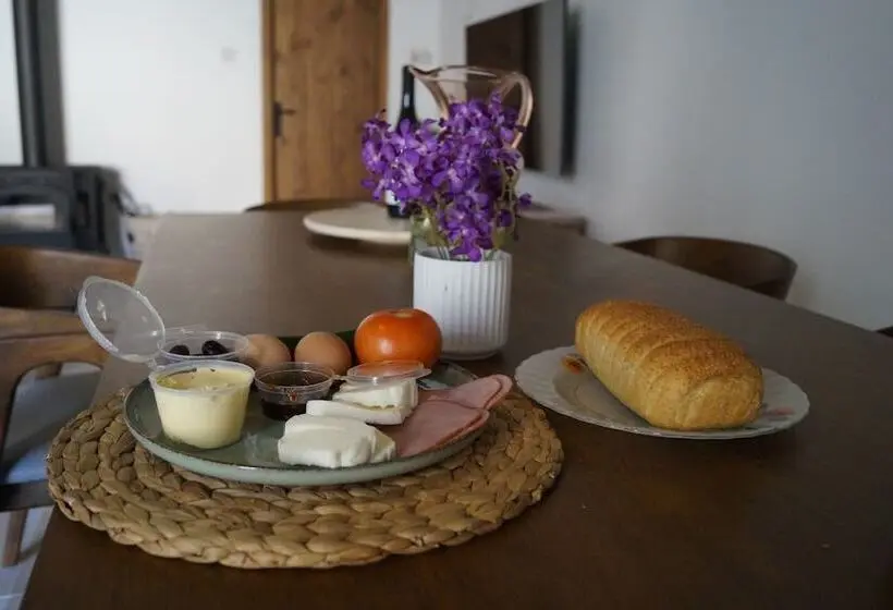 Aamiaismajoitus (B&B) Eftychia S House