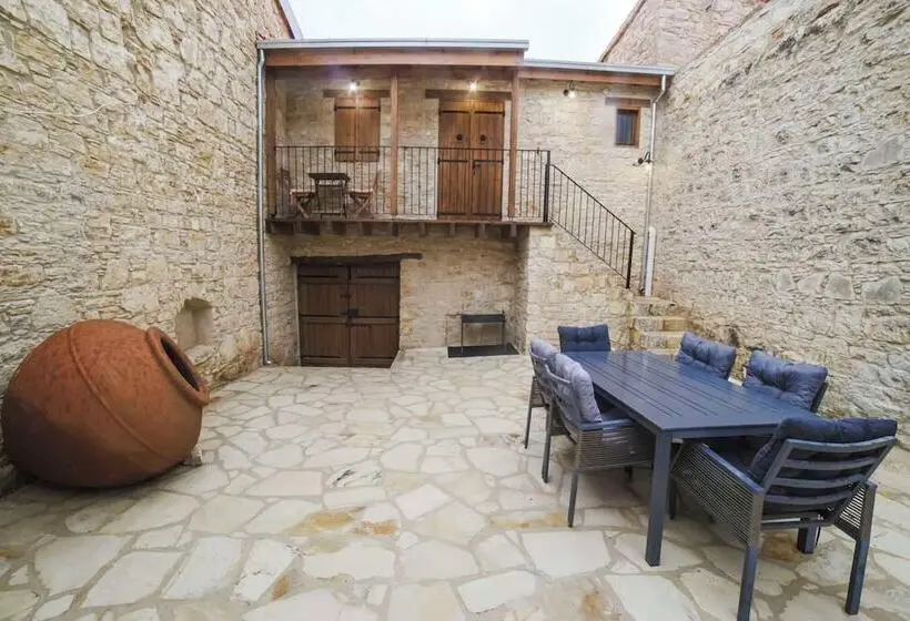 Aamiaismajoitus (B&B) Eftychia S House