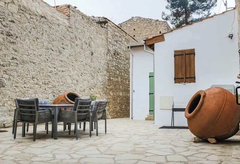 Aamiaismajoitus (B&B) Eftychia S House