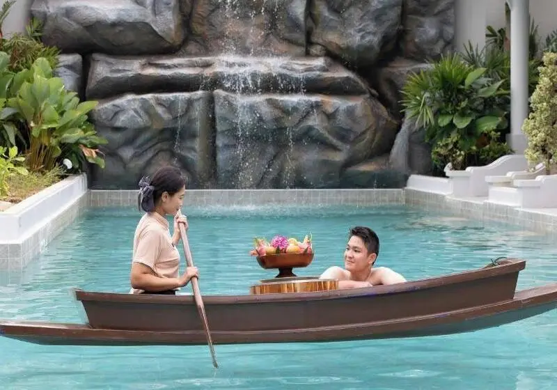Lalynn Resort & Villas