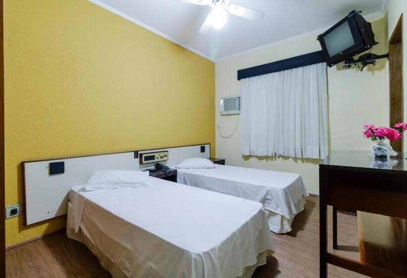 בית מלון כפרי Acacia