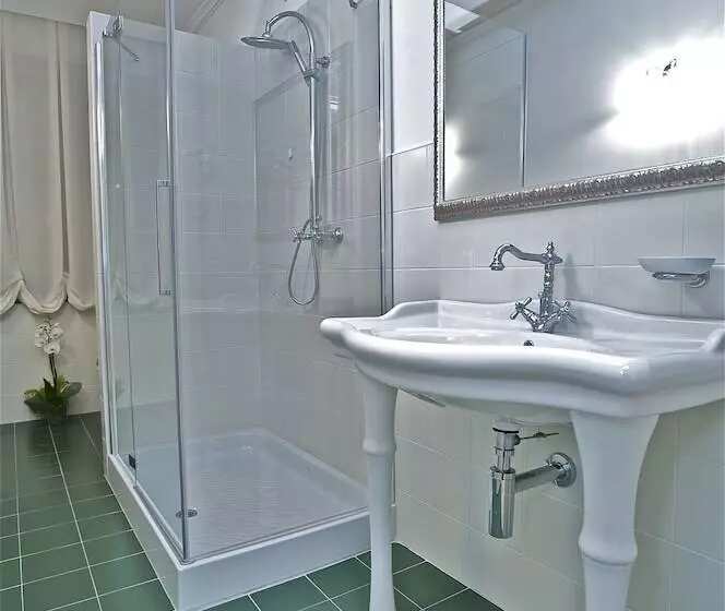 Hotelli Design Suite Tirano