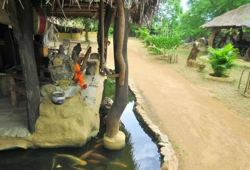 Humbhaha Jungle Yala Nature Eco Resort