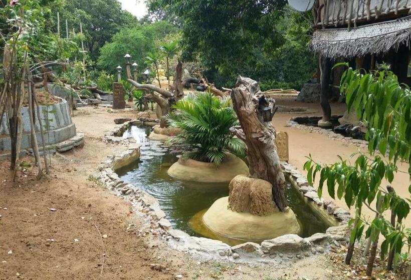 Humbhaha Jungle Yala Nature Eco Resort