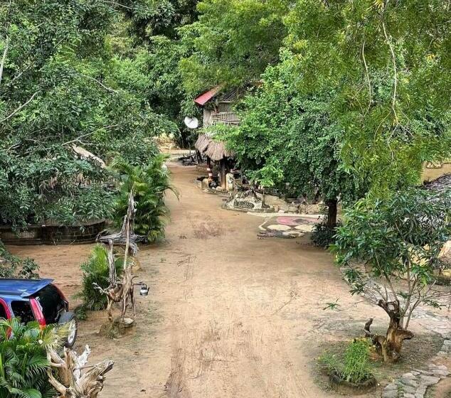 Humbhaha Jungle Yala Nature Eco Resort