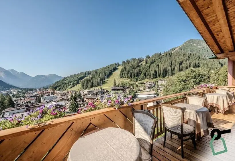 ホテル Hotiday Room Collection   Campiglio Pradalago