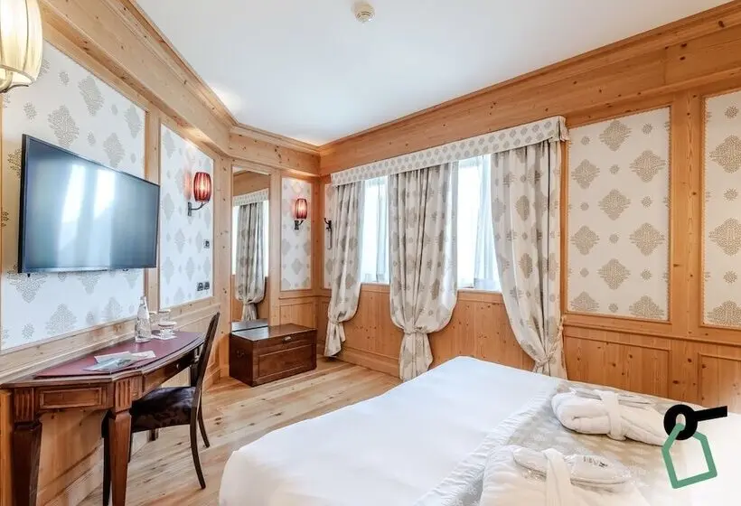 ホテル Hotiday Room Collection   Campiglio Pradalago