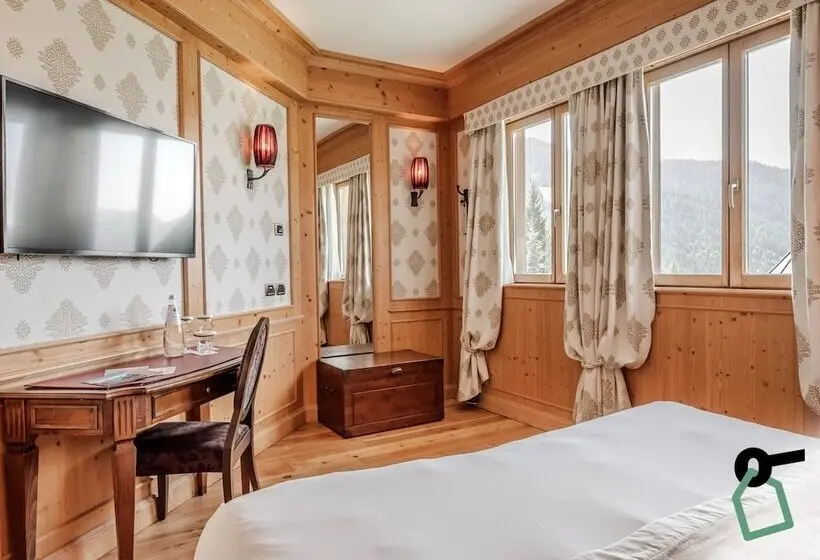ホテル Hotiday Room Collection   Campiglio Pradalago