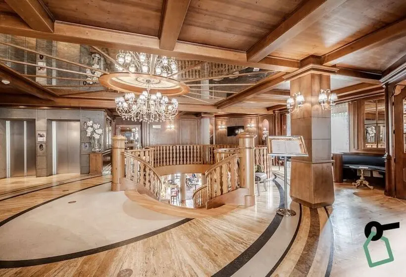 ホテル Hotiday Room Collection   Campiglio Pradalago