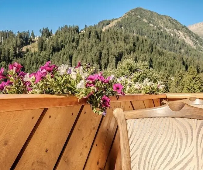 ホテル Hotiday Room Collection   Campiglio Pradalago