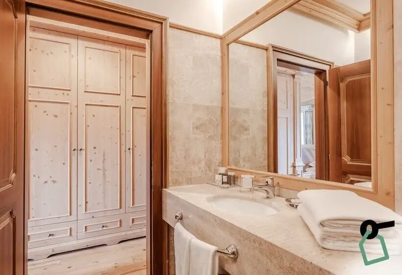 ホテル Hotiday Room Collection   Campiglio Pradalago