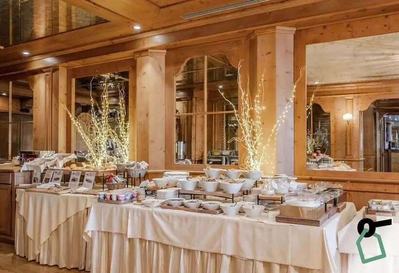 ホテル Hotiday Room Collection   Campiglio Pradalago