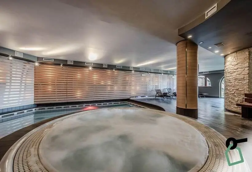 ホテル Hotiday Room Collection   Campiglio Pradalago
