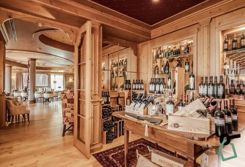 ホテル Hotiday Room Collection   Campiglio Pradalago